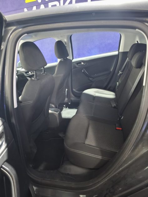 PEUGEOT 208 1,2 PURETECH 82 CV ALLURE