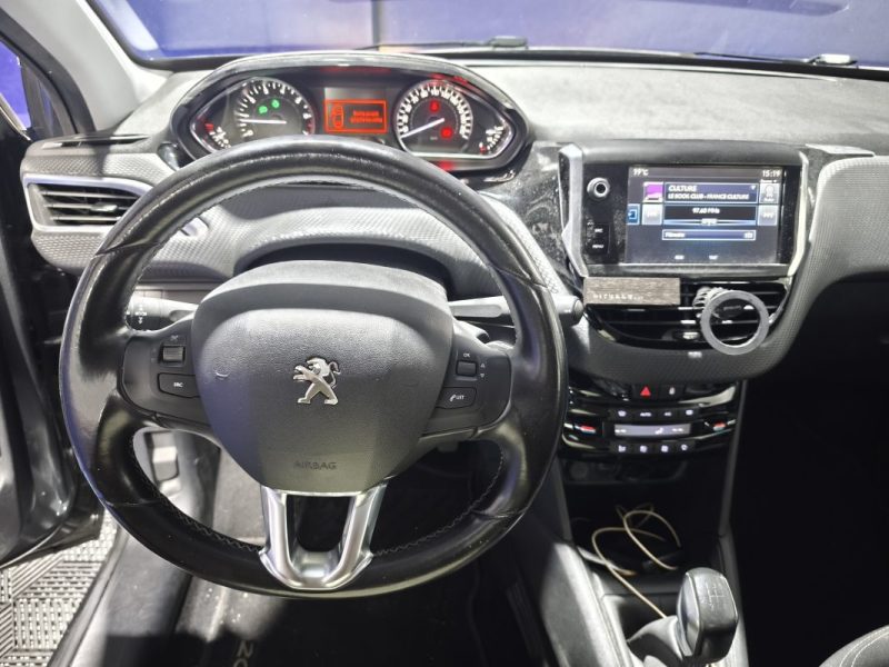 PEUGEOT 208 1,2 PURETECH 82 CV ALLURE