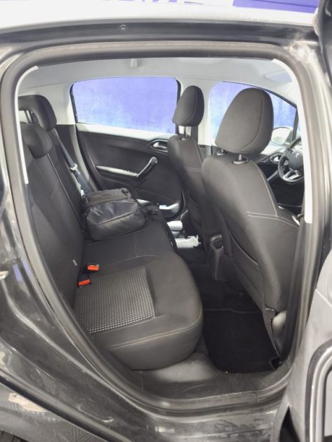 PEUGEOT 208 1,2 PURETECH 82 CV ALLURE