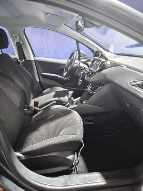 PEUGEOT 208 1,2 PURETECH 82 CV ALLURE