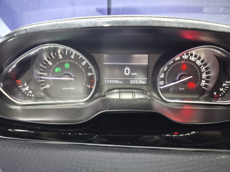 PEUGEOT 208 1,2 PURETECH 82 CV ALLURE