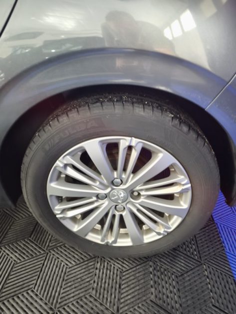 PEUGEOT 208 1,2 PURETECH 82 CV ALLURE