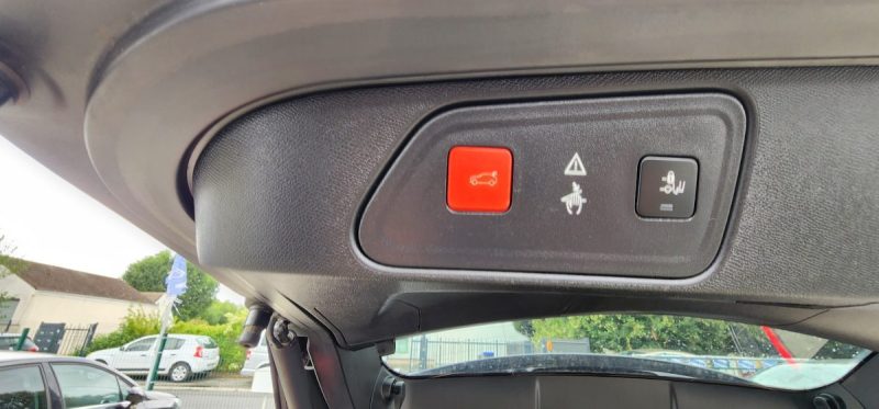 PEUGEOT 3008 - 2 2018