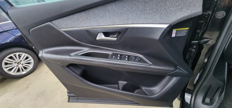 PEUGEOT 3008 - 2 2018