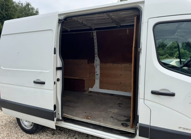 RENAULT MASTER 2.3dCI L2H2 3.3T 125 CONFORT 91000 km