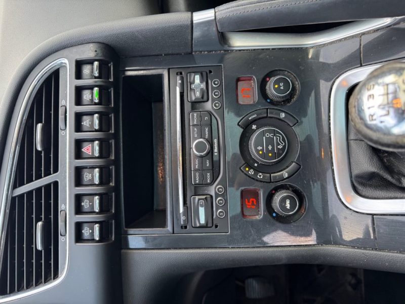 PEUGEOT 3008 ALLURE 1.6 EHDI 115CV GPS TOIT PANO 