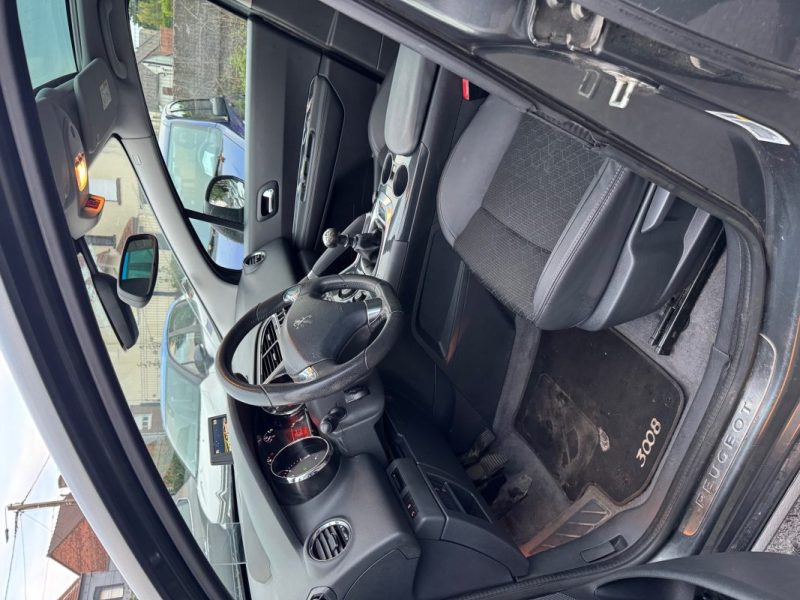 PEUGEOT 3008 ALLURE 1.6 EHDI 115CV GPS TOIT PANO 