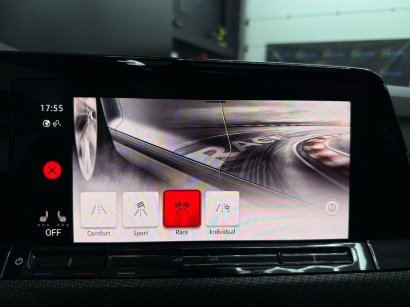 VOLKSWAGEN GOLF VIII R 2.0 TSI 320 cv 4Motion DSG7 