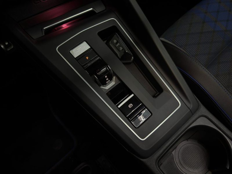 VOLKSWAGEN GOLF VIII R 2.0 TSI 320 cv 4Motion DSG7 