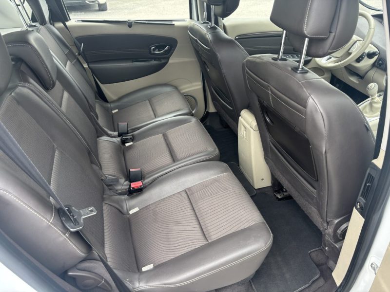 RENAULT SCENIC III 2011