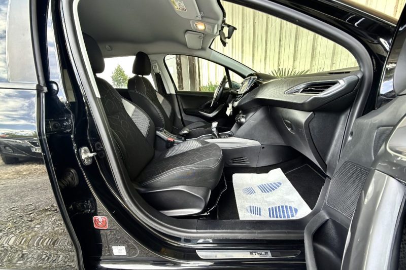 PEUGEOT 2008 1.6 BlueHDi 100 CH Style BVM5 Garantie