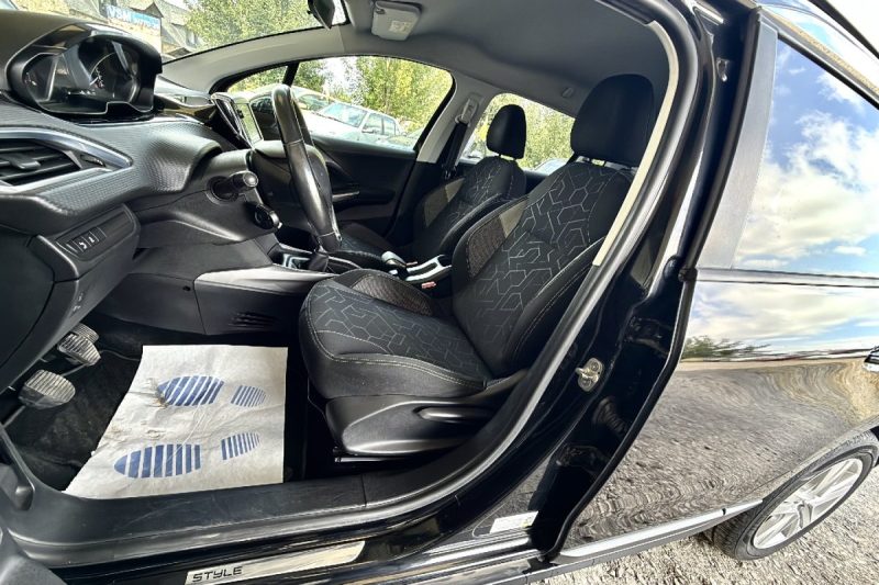 PEUGEOT 2008 1.6 BlueHDi 100 Style BVM5