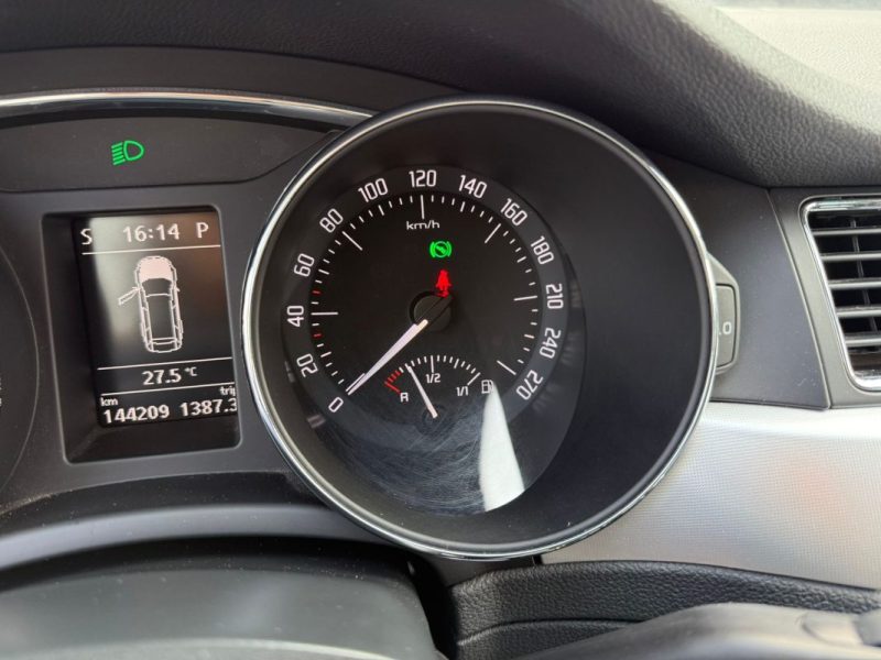 SKODA SUPERB II 2.0l TDI 140CV CR FAP ELEGANCE DSG 2013