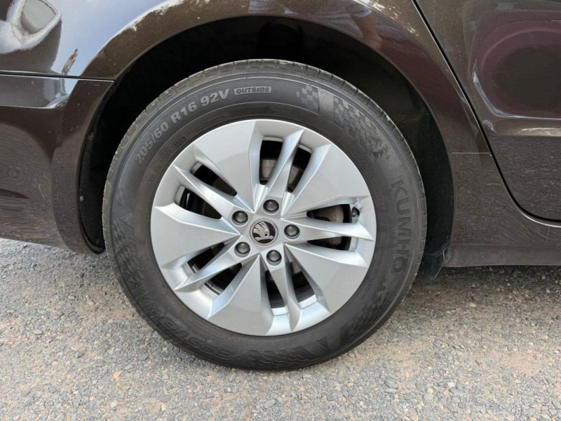 SKODA SUPERB II 2.0l TDI 140CV CR FAP ELEGANCE DSG 2013