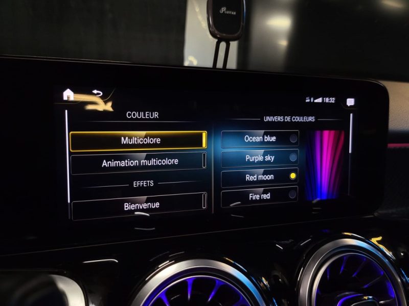 MERCEDES CLASSE GLB 200 D 8G DCT AMG LINE / TOIT OUVRANT / SIEGES CHAUFFANTS / ECLAIRAGE D\'AMBIANCE