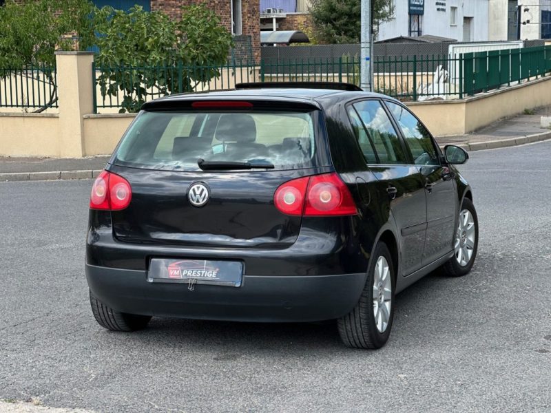 VOLKSWAGEN GOLF 5 2004