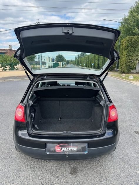 VOLKSWAGEN GOLF 5 2004