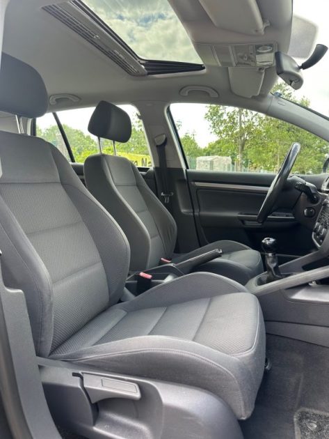 VOLKSWAGEN GOLF 5 2004