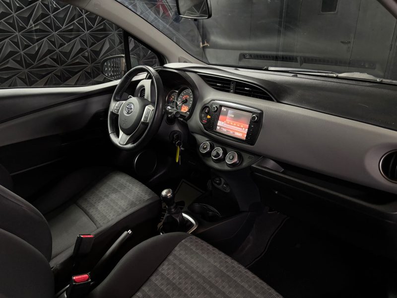 TOYOTA YARIS VVT-i Active 5p GARANTIE 6 MOIS