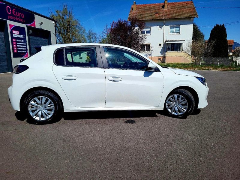PEUGEOT 208 2021