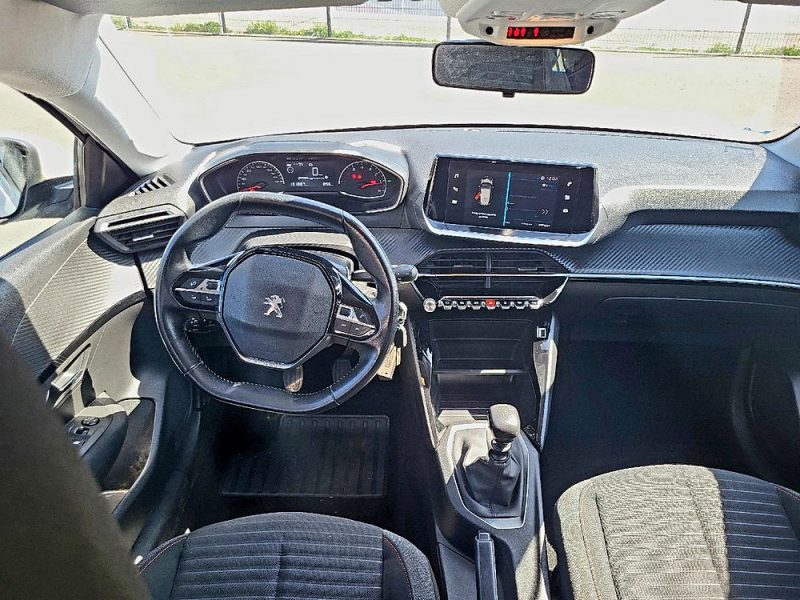 PEUGEOT 208 2021