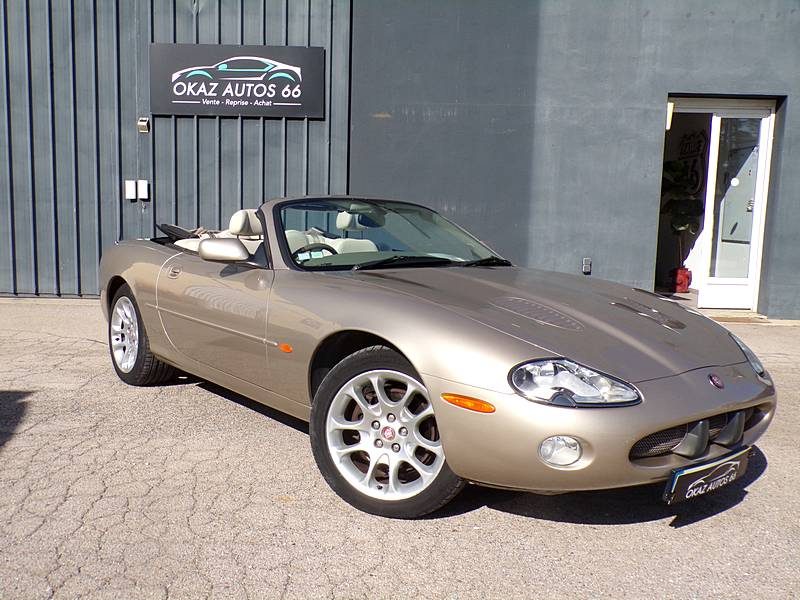 JAGUAR XKR CONVERTIBLE 2001