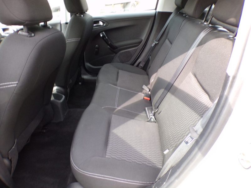 PEUGEOT 208 I (CA_, CC_) 0001