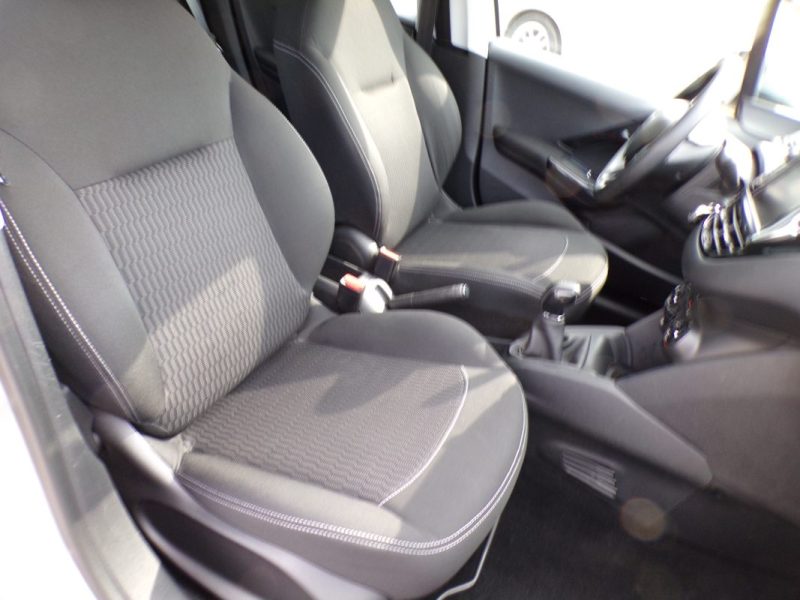 PEUGEOT 208 I (CA_, CC_) 0001