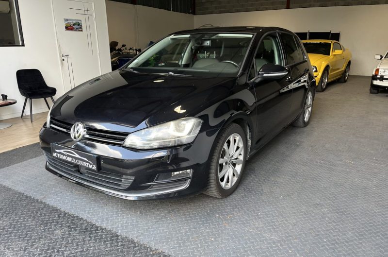 VOLKSWAGEN GOLF 2015