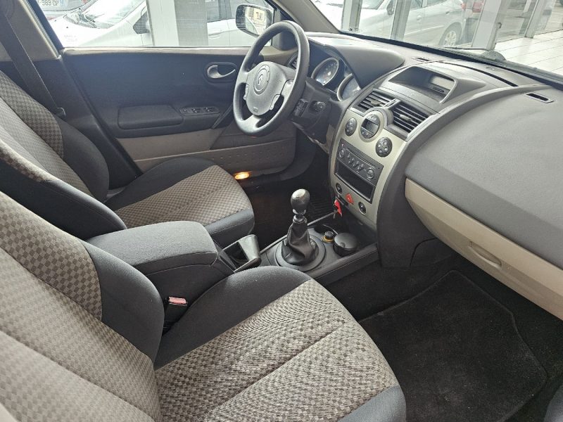 RENAULT MEGANE 1.9DCI 120CH PACK AUTHENTIQUE ANNEE 2005 124000KM