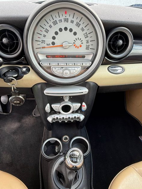 MINI CLUBMAN 1.6D - 16V 110 CV TURBO COOPER D/TOIT OURANT PANORAMIQUE/BVM 6/ GARANTIE 6 MOIS