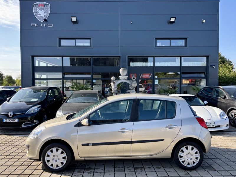 RENAULT CLIO 2006 CONFORT DYNAMIQUE 1.4 100ch