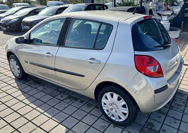 RENAULT CLIO 2006 CONFORT DYNAMIQUE 1.4 100ch