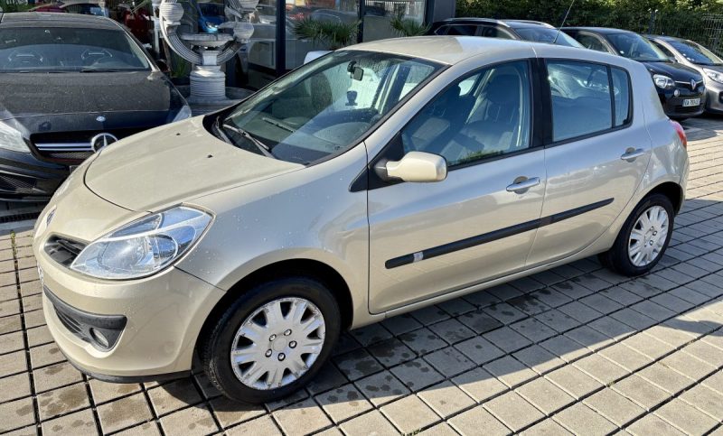 RENAULT CLIO 2006 CONFORT DYNAMIQUE 1.4 100ch