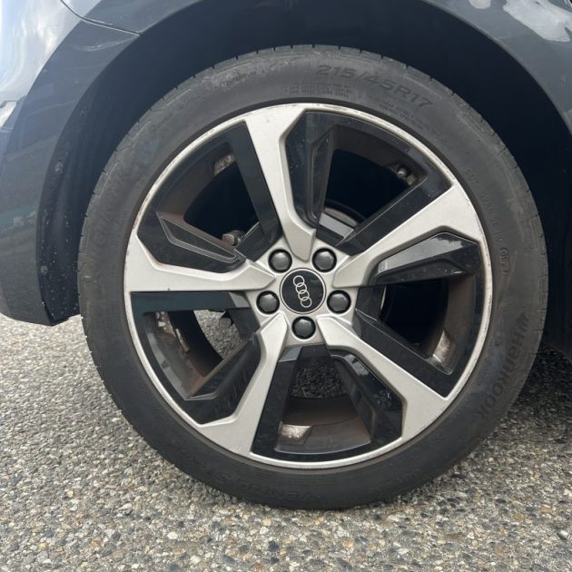 AUDI A1 SPORTBACK 30 TFSI 110 CV Advanced 2 S-tronic Garantie 12 Mois Gris Manhattan 1ere Main TVA 