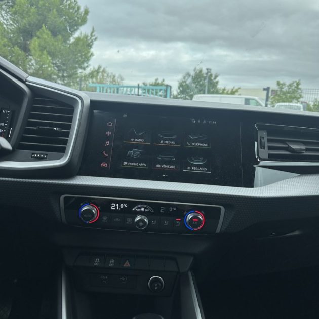 AUDI A1 SPORTBACK 30 TFSI 110 CV Advanced 2 S-tronic Garantie 12 Mois Gris Manhattan 1ere Main TVA 