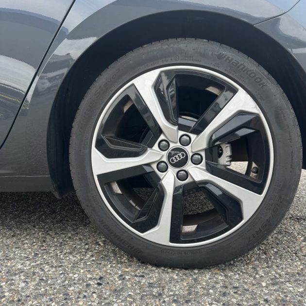 AUDI A1 SPORTBACK 30 TFSI 110 CV Advanced 2 S-tronic Garantie 12 Mois Gris Manhattan 1ere Main TVA 