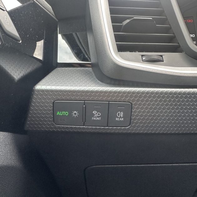 AUDI A1 SPORTBACK 30 TFSI 110 CV Advanced 2 S-tronic Garantie 12 Mois Gris Manhattan 1ere Main TVA 