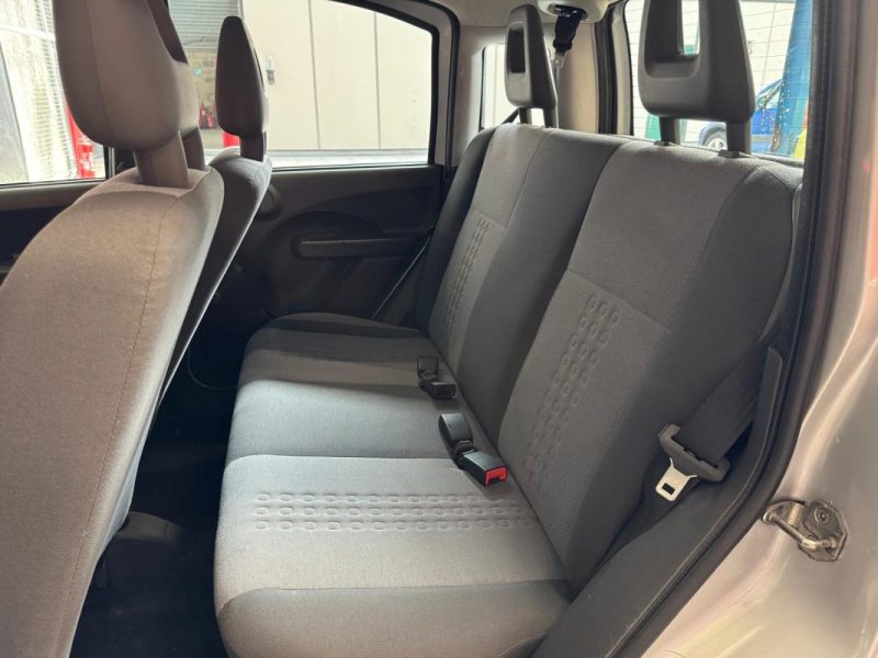 FIAT PANDA 1.2i 69 Confort 