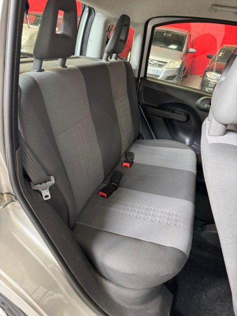 FIAT PANDA 1.2i 69 Confort 