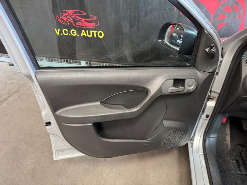 FIAT PANDA 1.2i 69 Confort 