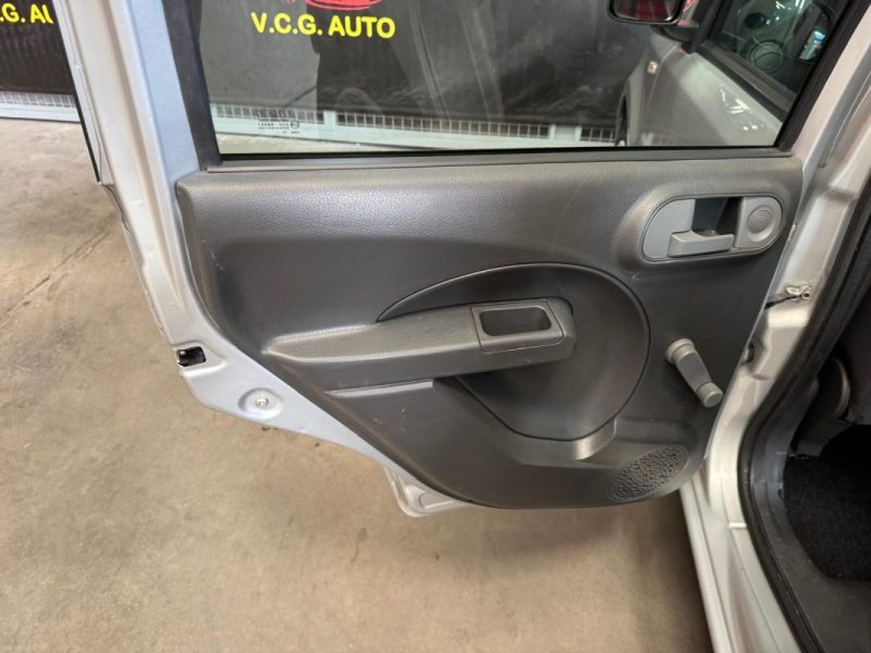 FIAT PANDA 1.2i 69 Confort 