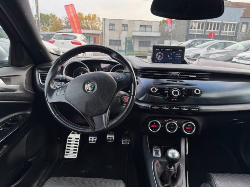 ALFA ROMEO  GIULIETTA  2013