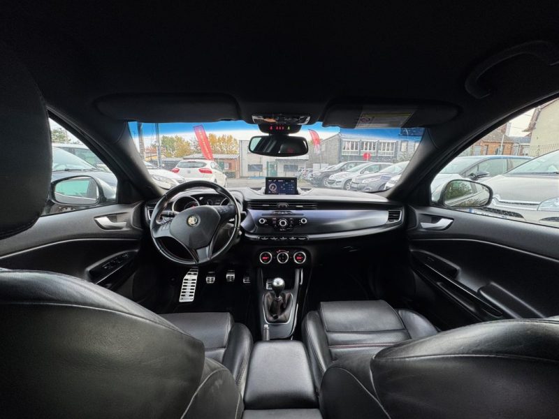 ALFA ROMEO  GIULIETTA  2013