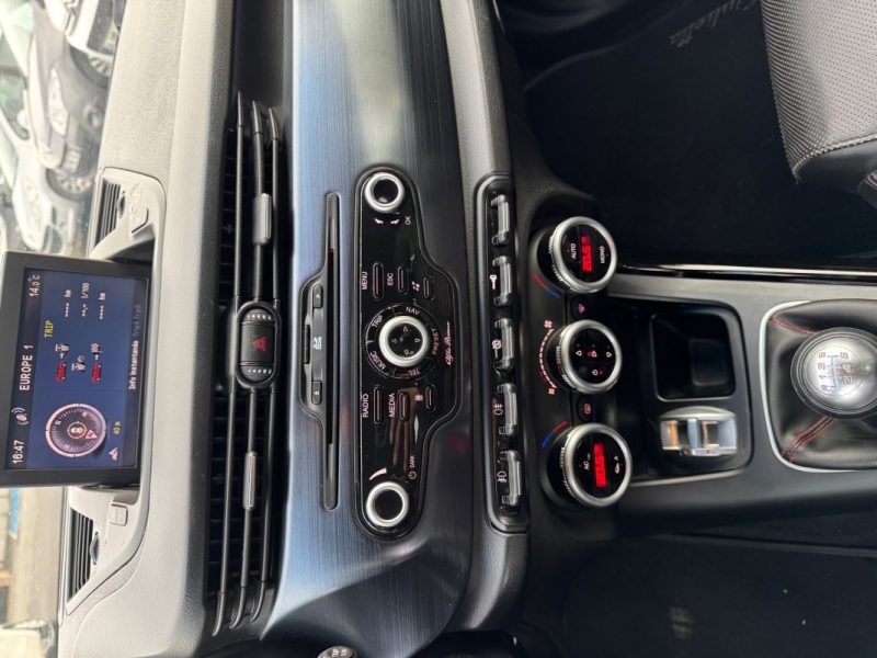 ALFA ROMEO  GIULIETTA  2013