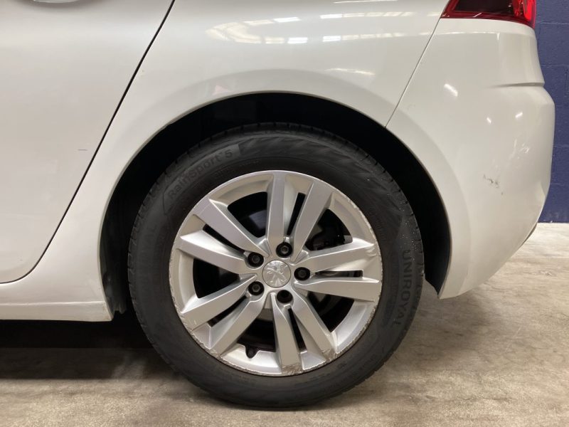 PEUGEOT 308 1.5 HDi 130ch Allure Business Boite Auto