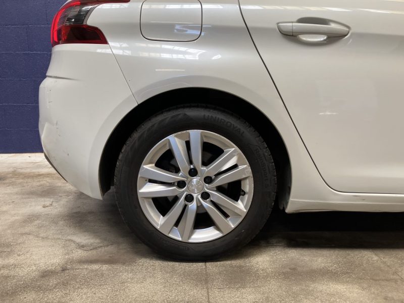 PEUGEOT 308 1.5 HDi 130ch Allure Business Boite Auto