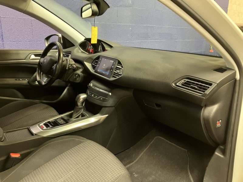 PEUGEOT 308 1.5 HDi 130ch Allure Business Boite Auto