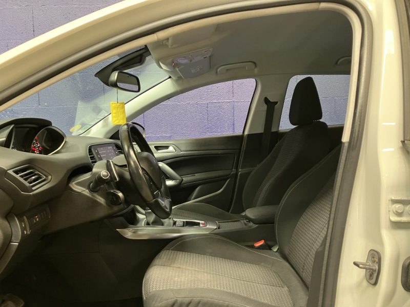 PEUGEOT 308 1.5 HDi 130ch Allure Business Boite Auto