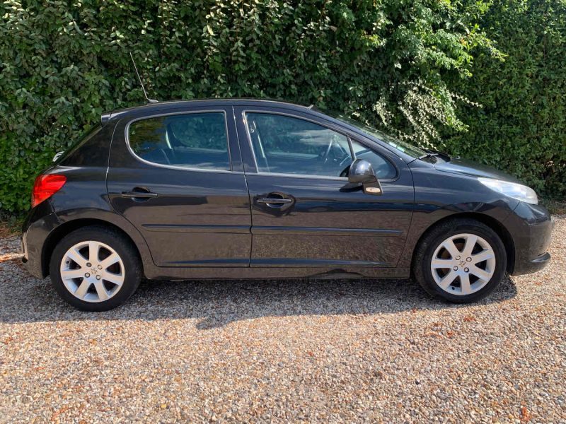 PEUGEOT 207 2008 1.6 HDI 90 EXECUTIVE